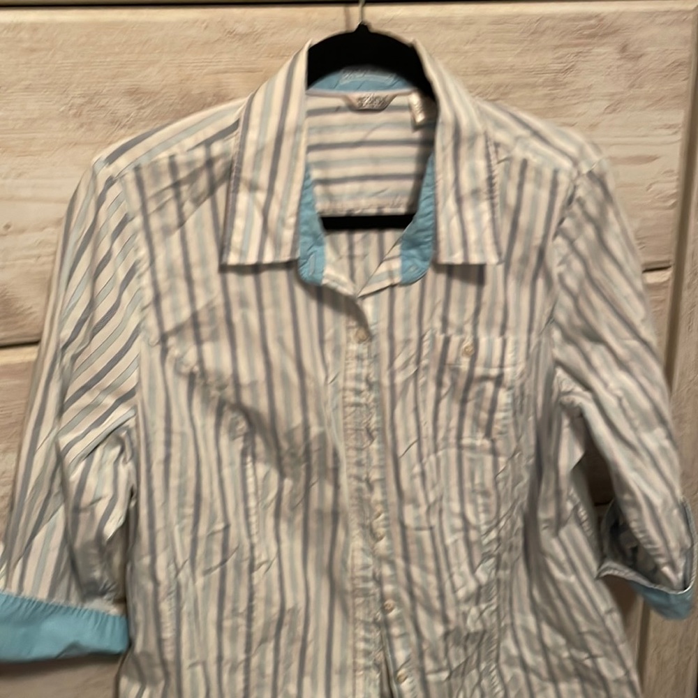 Striped cuffed button up shirt